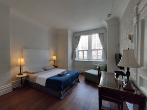 Classic Room, 1 Bedroom | Desk, iron/ironing board, free WiFi, bed sheets