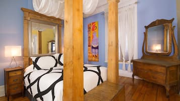 Familien-Suite, Mehrere Betten, Whirlpool | Daunenbettdecken, Select-Comfort-Betten, Schreibtisch