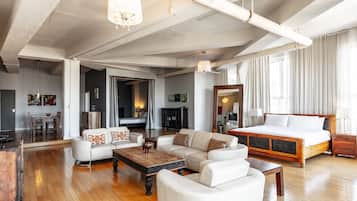 1 bedroom, blackout drapes, iron/ironing board, free WiFi