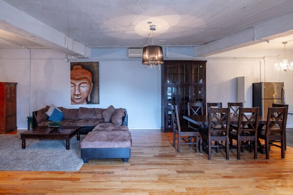Signature Loft, Multiple Beds, City View | Living area