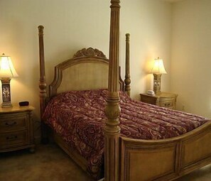 1 bedroom, pillowtop beds, iron/ironing board, free WiFi