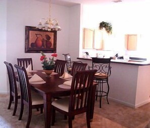 Luxury Villa 4 Bedrooms 3 Bathrooms | In-room dining - Magic Landing (Kissimmee)