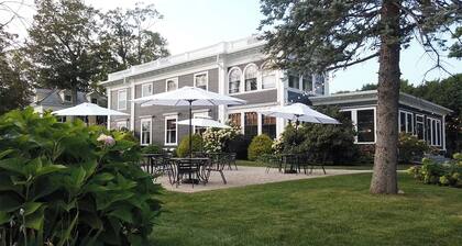 Gateways Inn & Restaurant