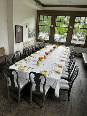 Dining - Gateways Inn & Restaurant (Lenox)