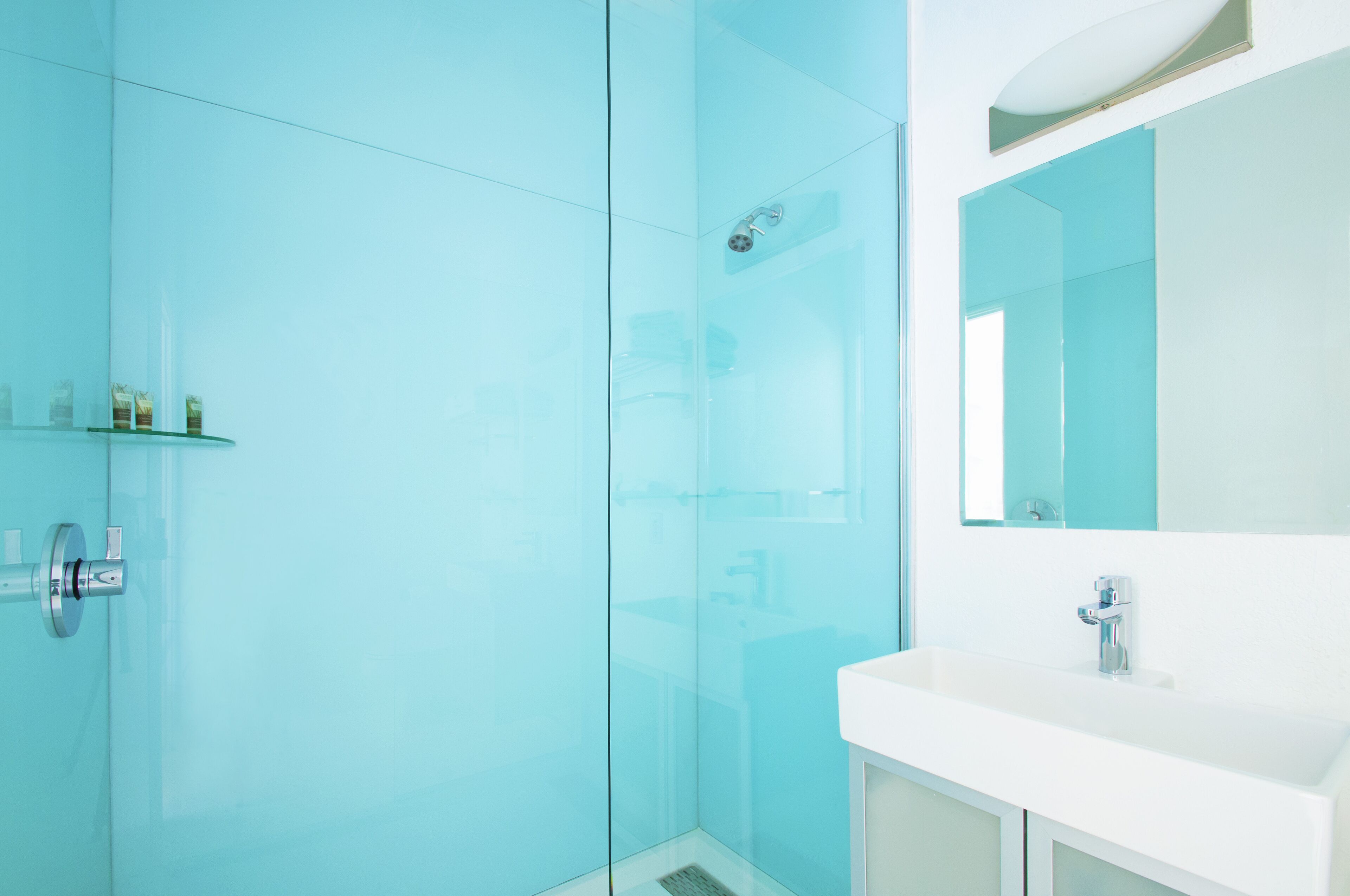 poolside king | bathroom | shower, free toiletries, hair dryer, bathrobes