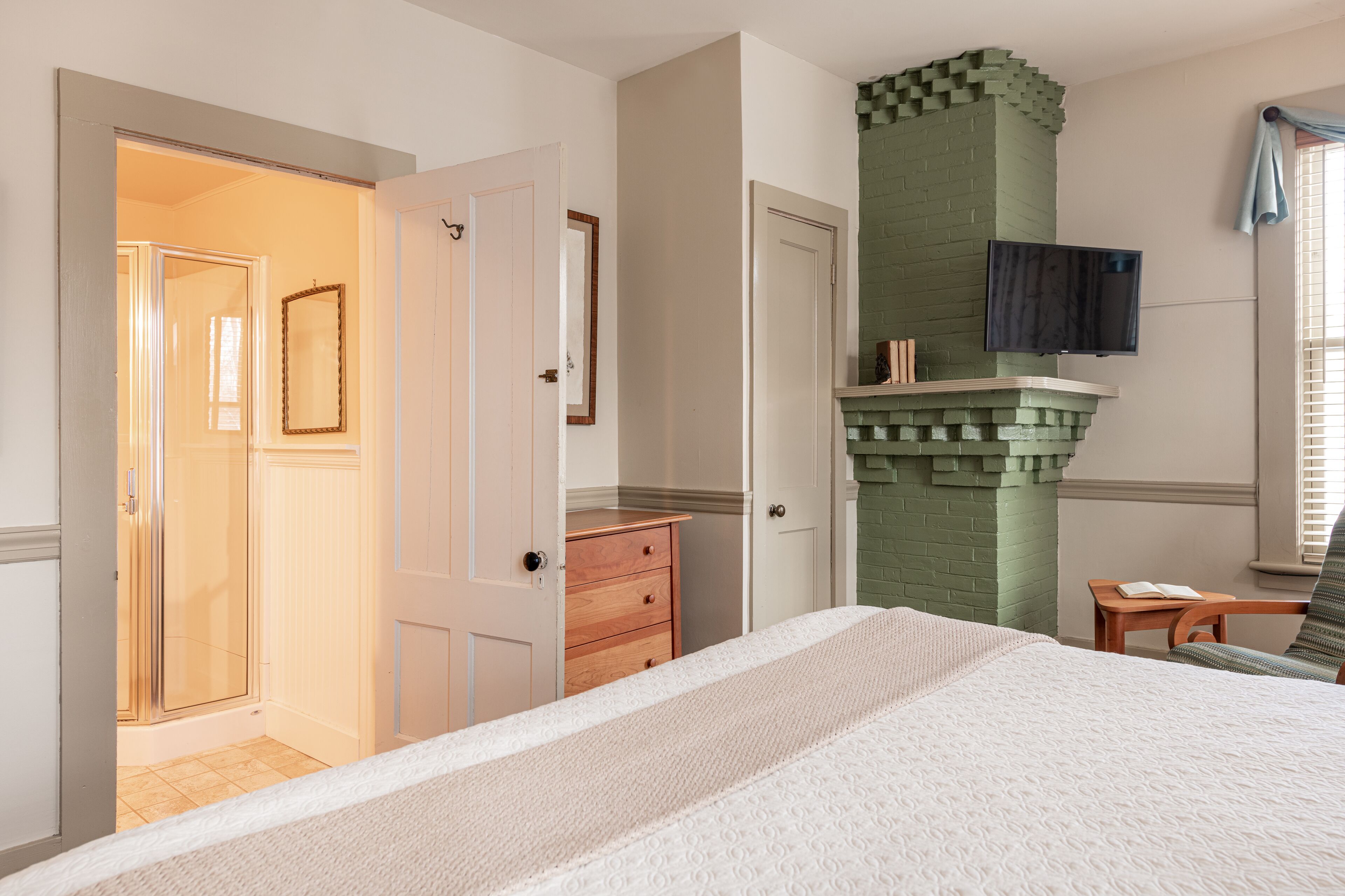 deluxe room | bathroom | designer toiletries, hair dryer, towels