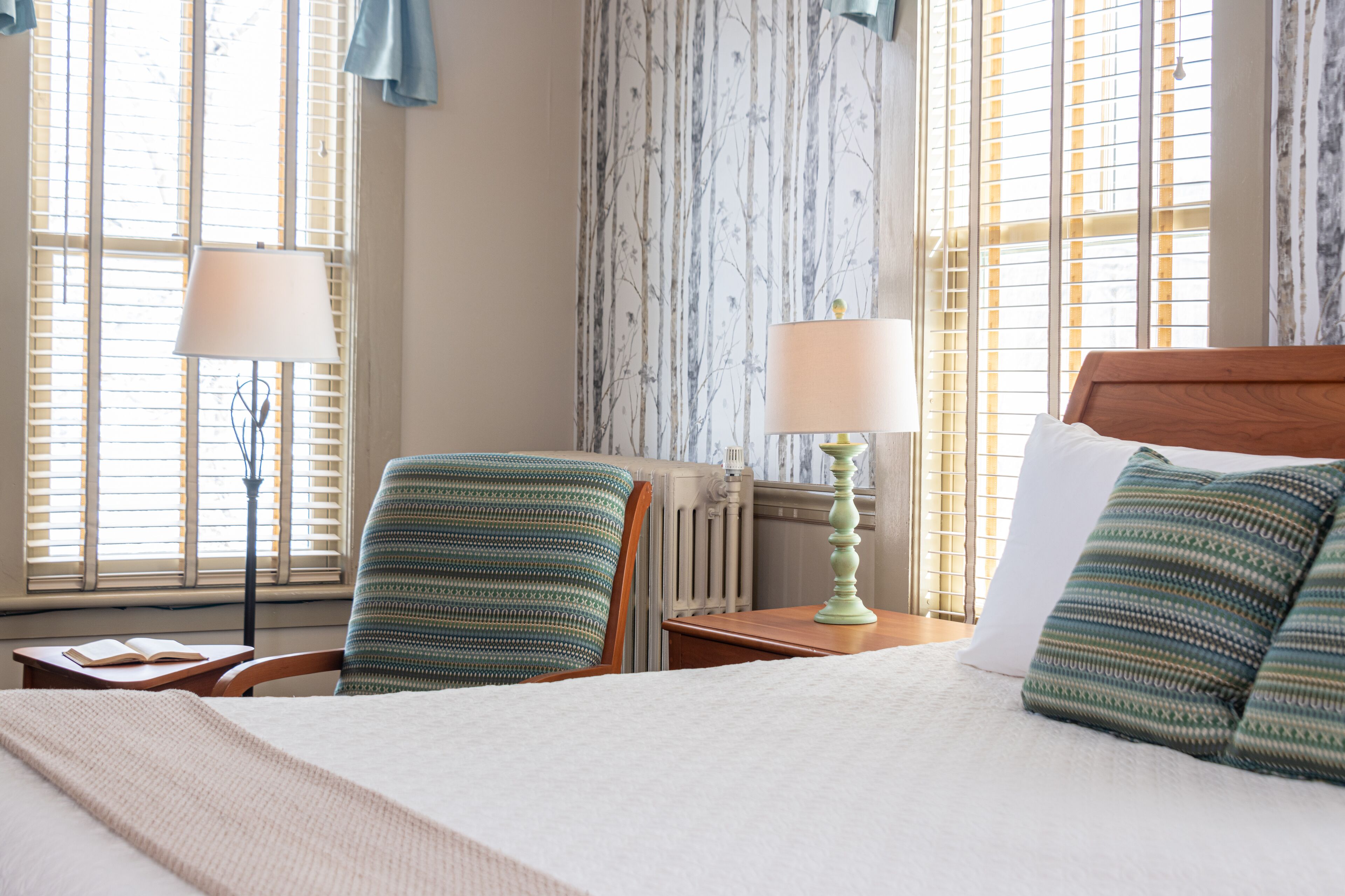 deluxe room | individually decorated, desk, iron/ironing board, cots/infant beds