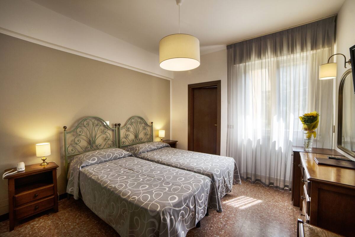 Coffres-forts dans les chambres, bureau