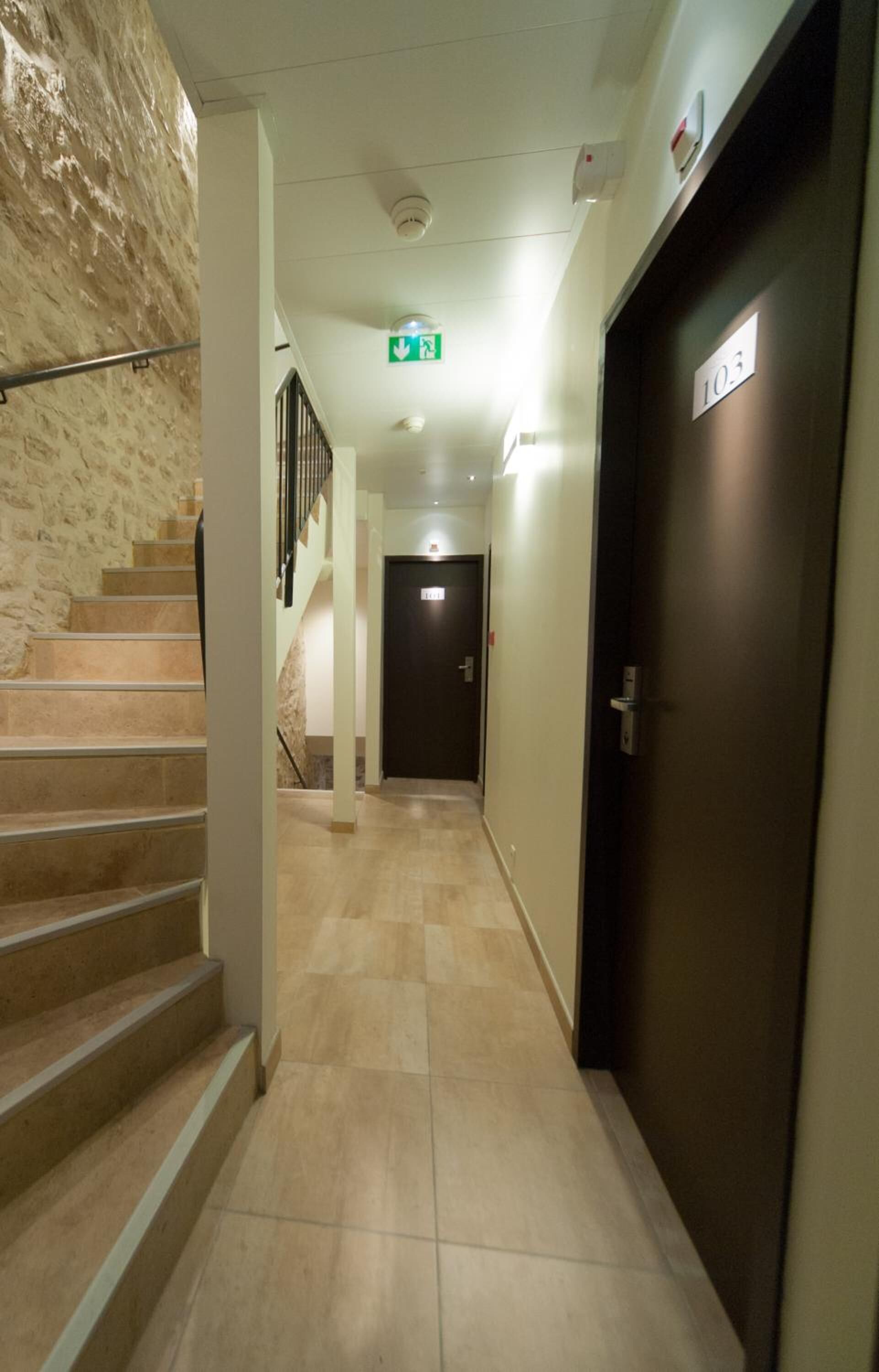 Photo - Central Hotel