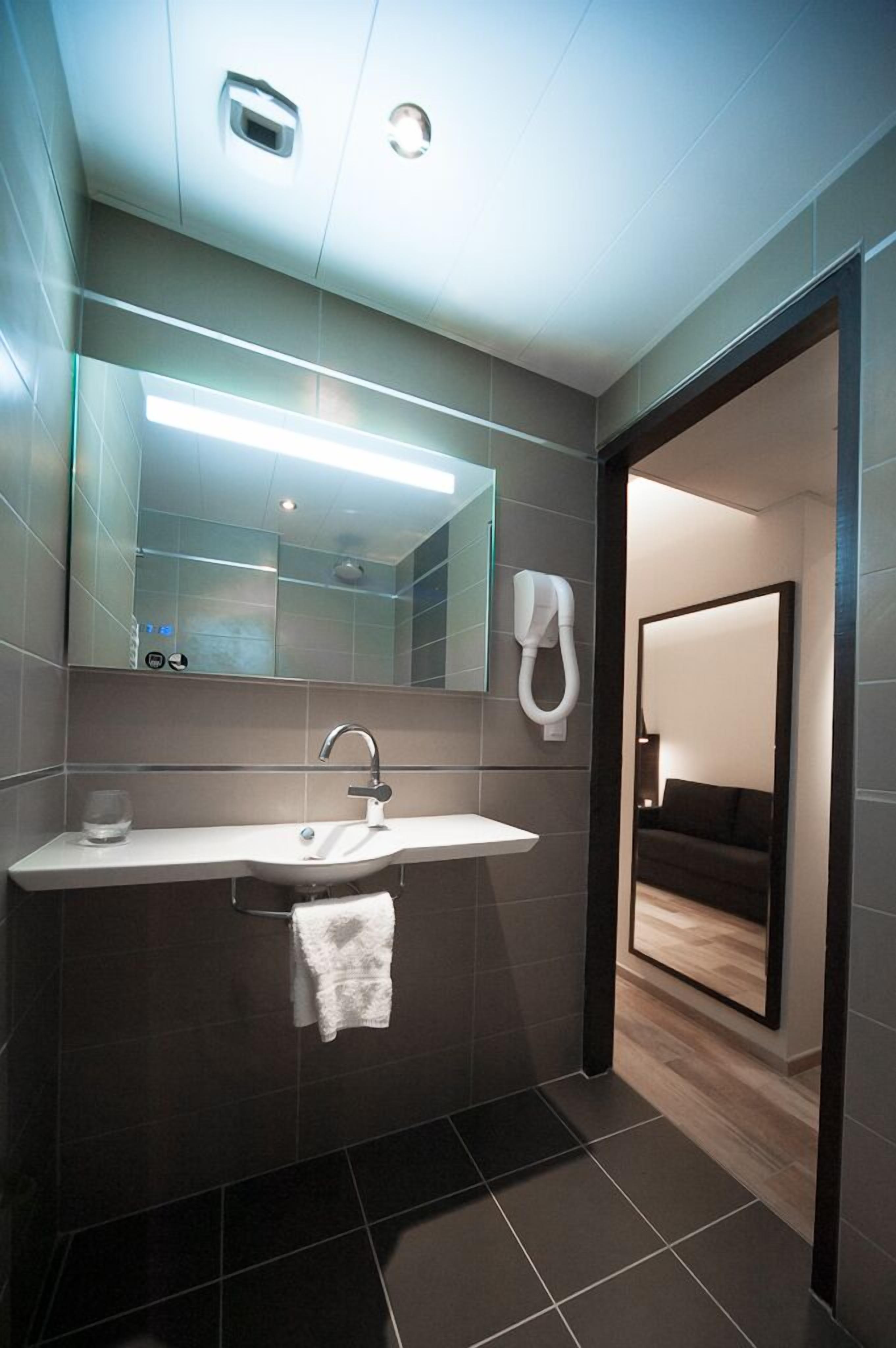 Photo - Central Hotel