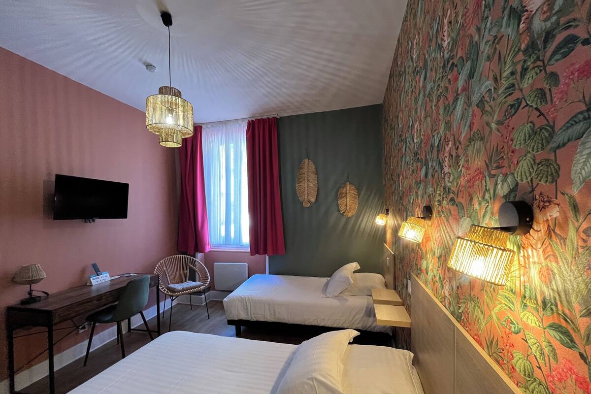 Standard Triple Room | Premium bedding, desk, blackout drapes, iron/ironing board (on request)