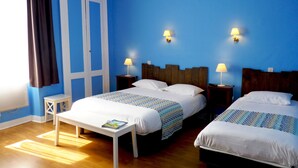 Standard-Vierbettzimmer