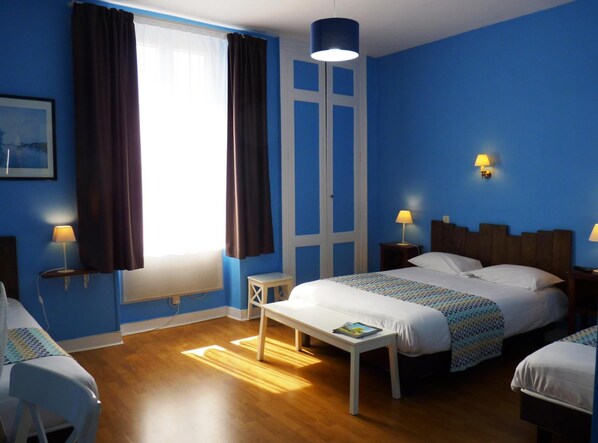 Premium bedding, desk, blackout curtains