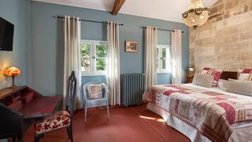 Quarto casal (Charme) | Wi-Fi de cortesia, roupa de cama