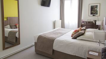 Comfort-Doppelzimmer | Zimmersafe, Schreibtisch, Verdunkelungsvorhänge, schallisolierte Zimmer