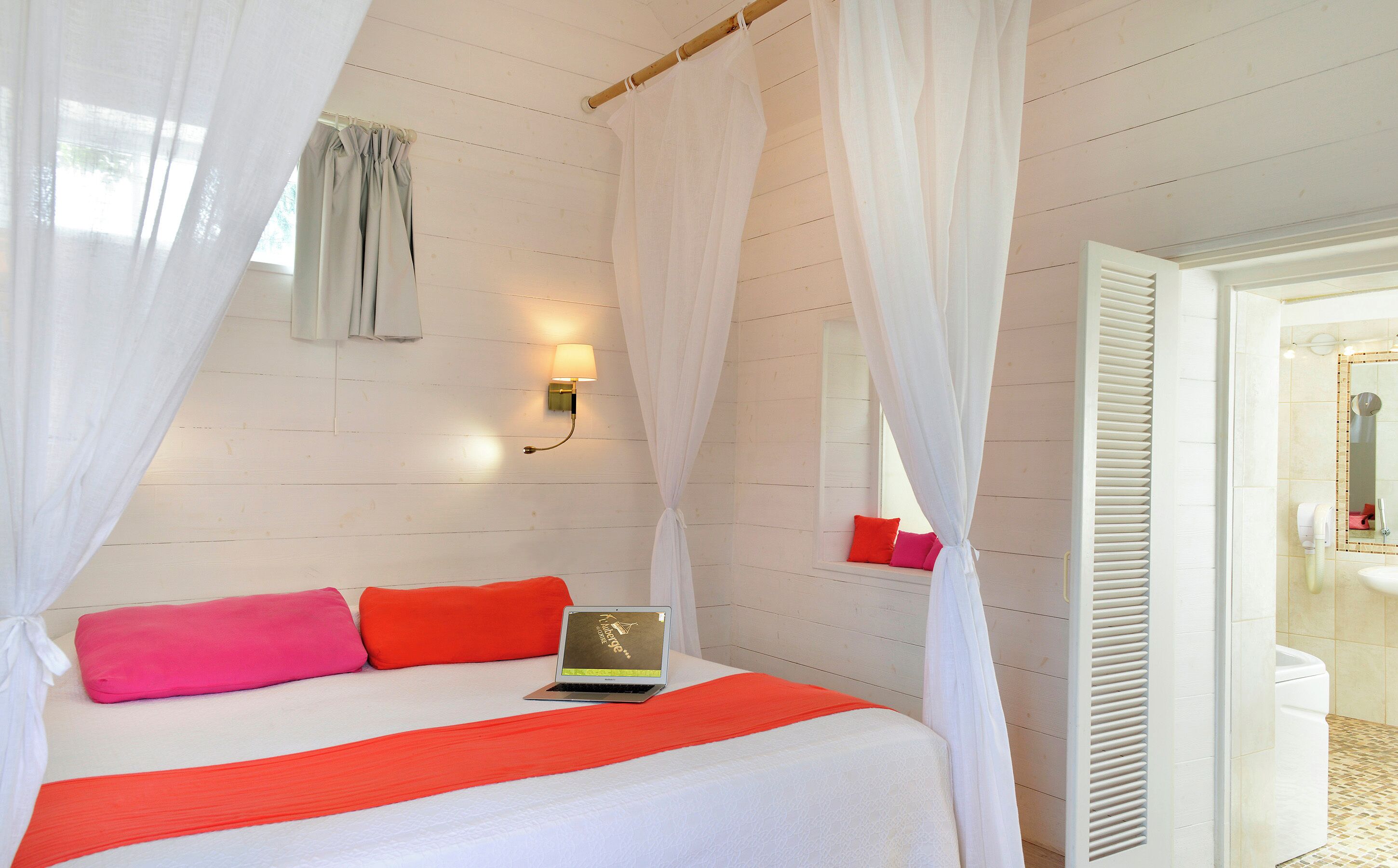 In-room safe, free WiFi