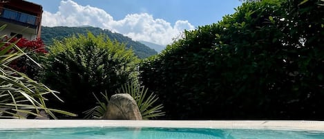 Baignoire à remous extérieure