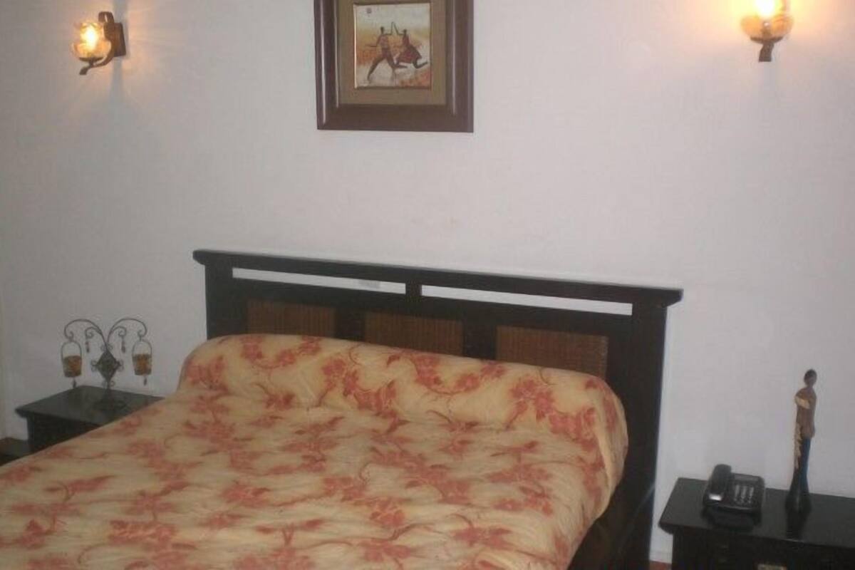 Cots/infant beds, rollaway beds, free WiFi, bed sheets
