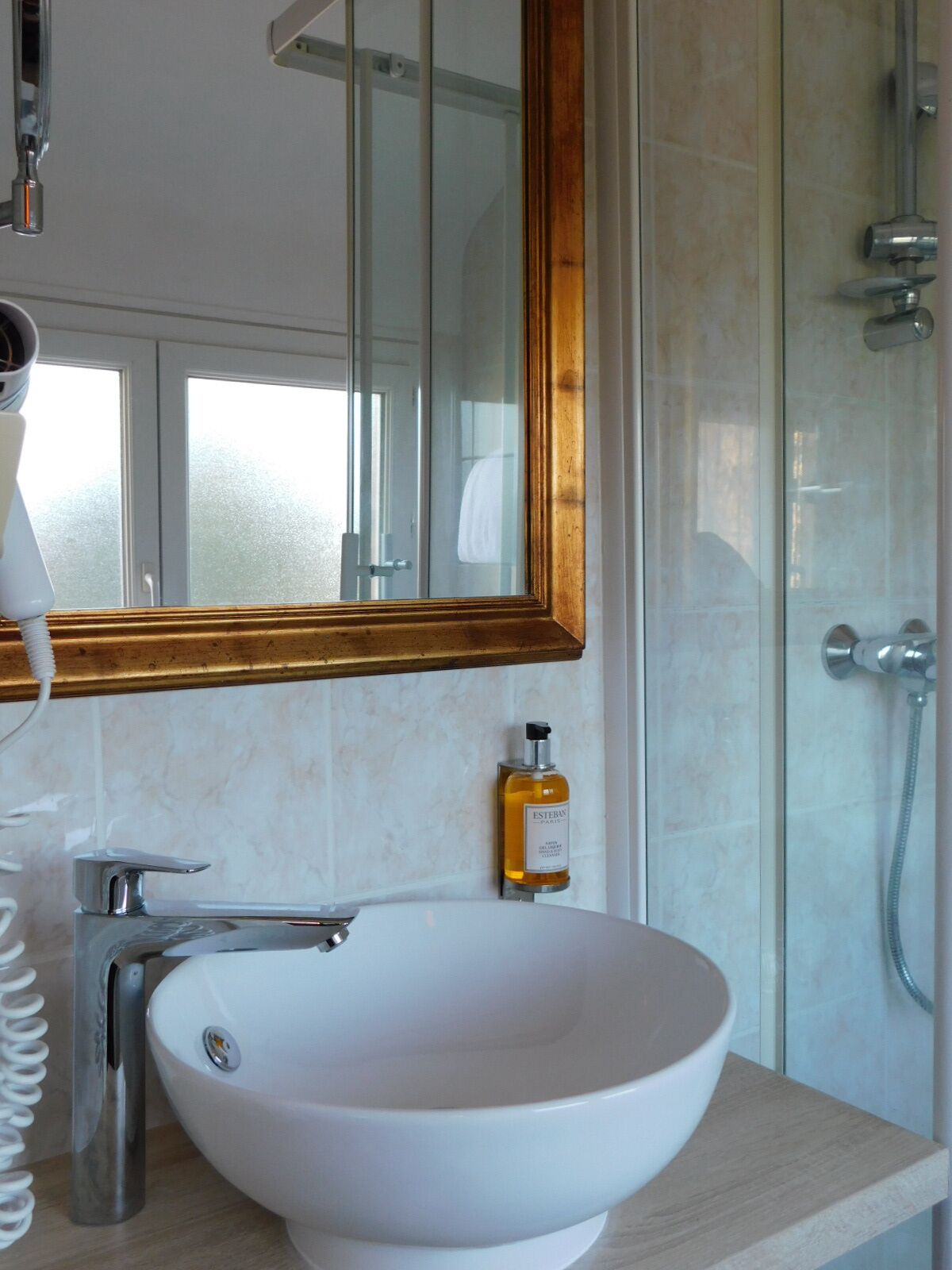 double room | bathroom | free toiletries, hair dryer, towels