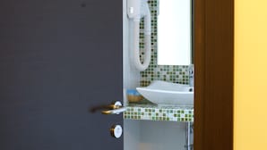 Ducha, artículos de tocador gratuitos, secador de pelo, batas