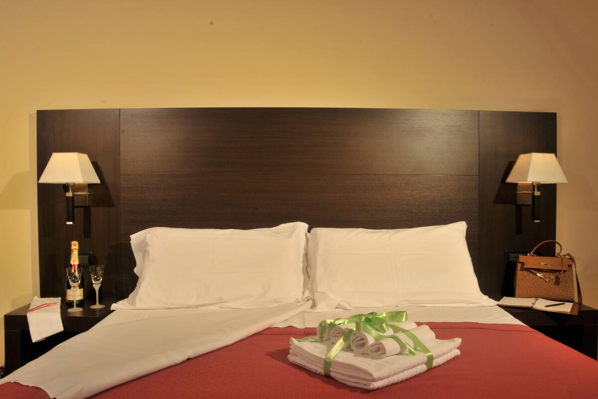 In-room safe, soundproofing, cribs (free), WiFi (free)
