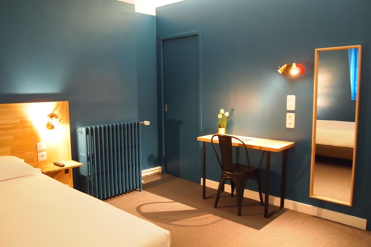 comfort double room | in-room safe, desk, iron/ironing board, free wifi