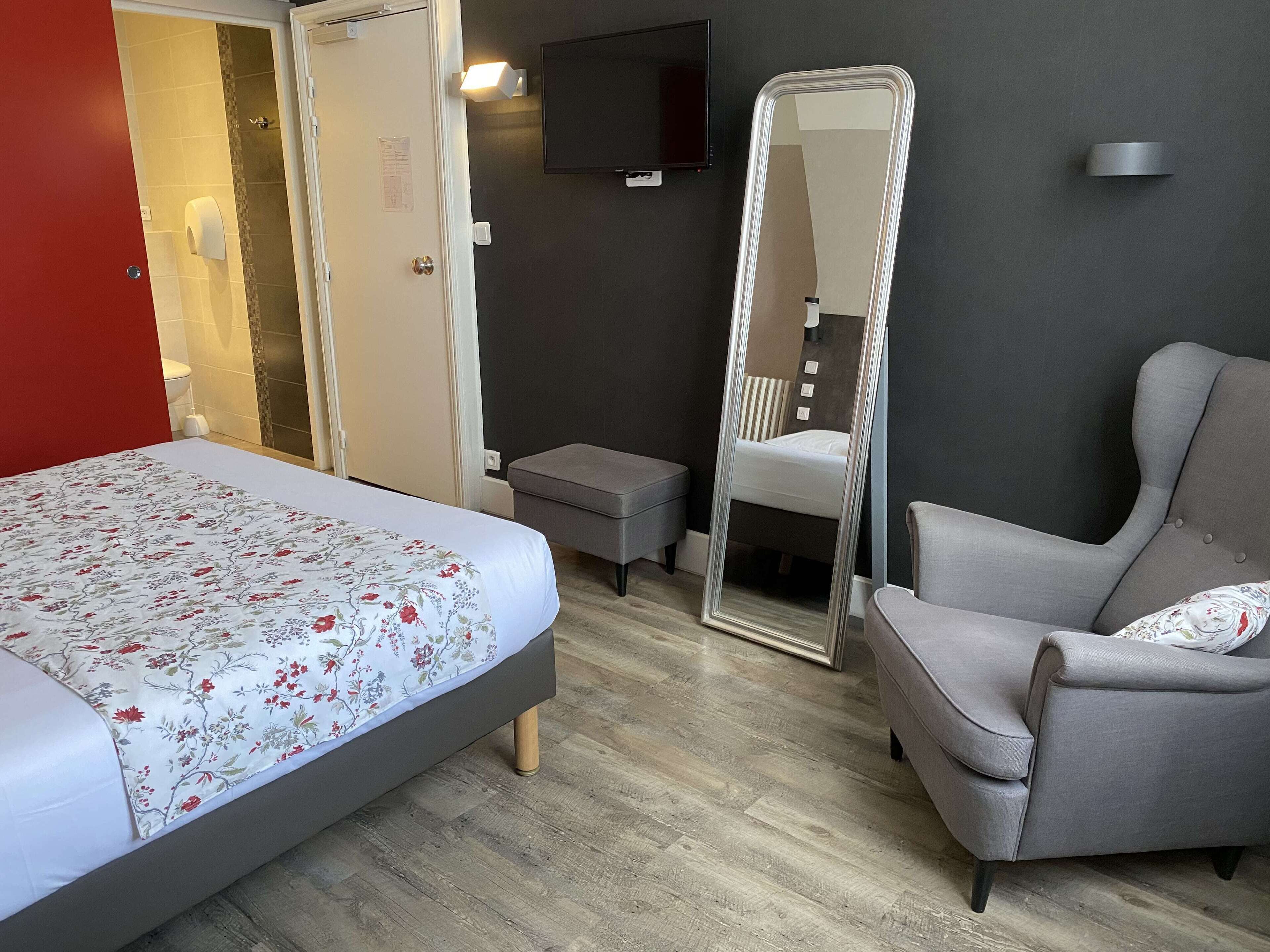 comfort double room | in-room safe, desk, iron/ironing board, free wifi