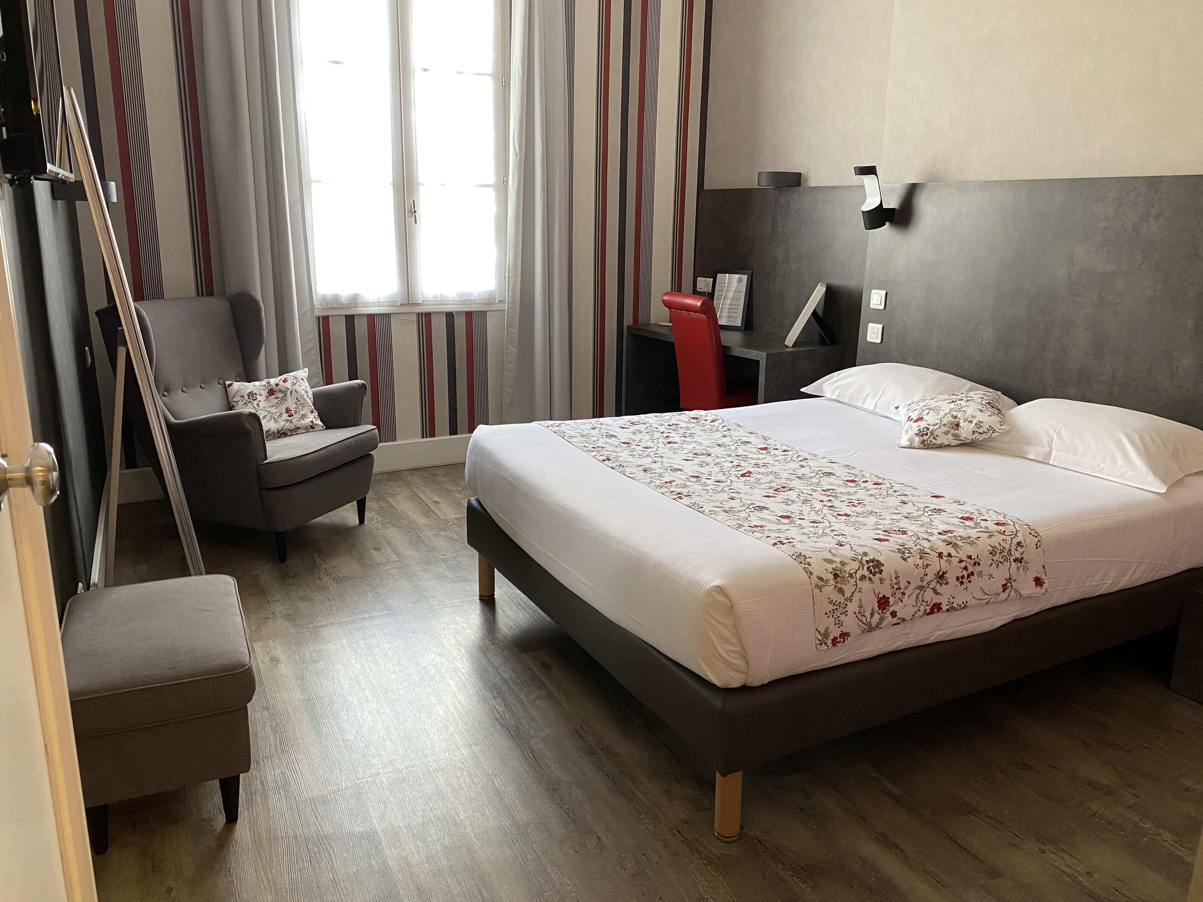 comfort double room | in-room safe, desk, iron/ironing board, free wifi