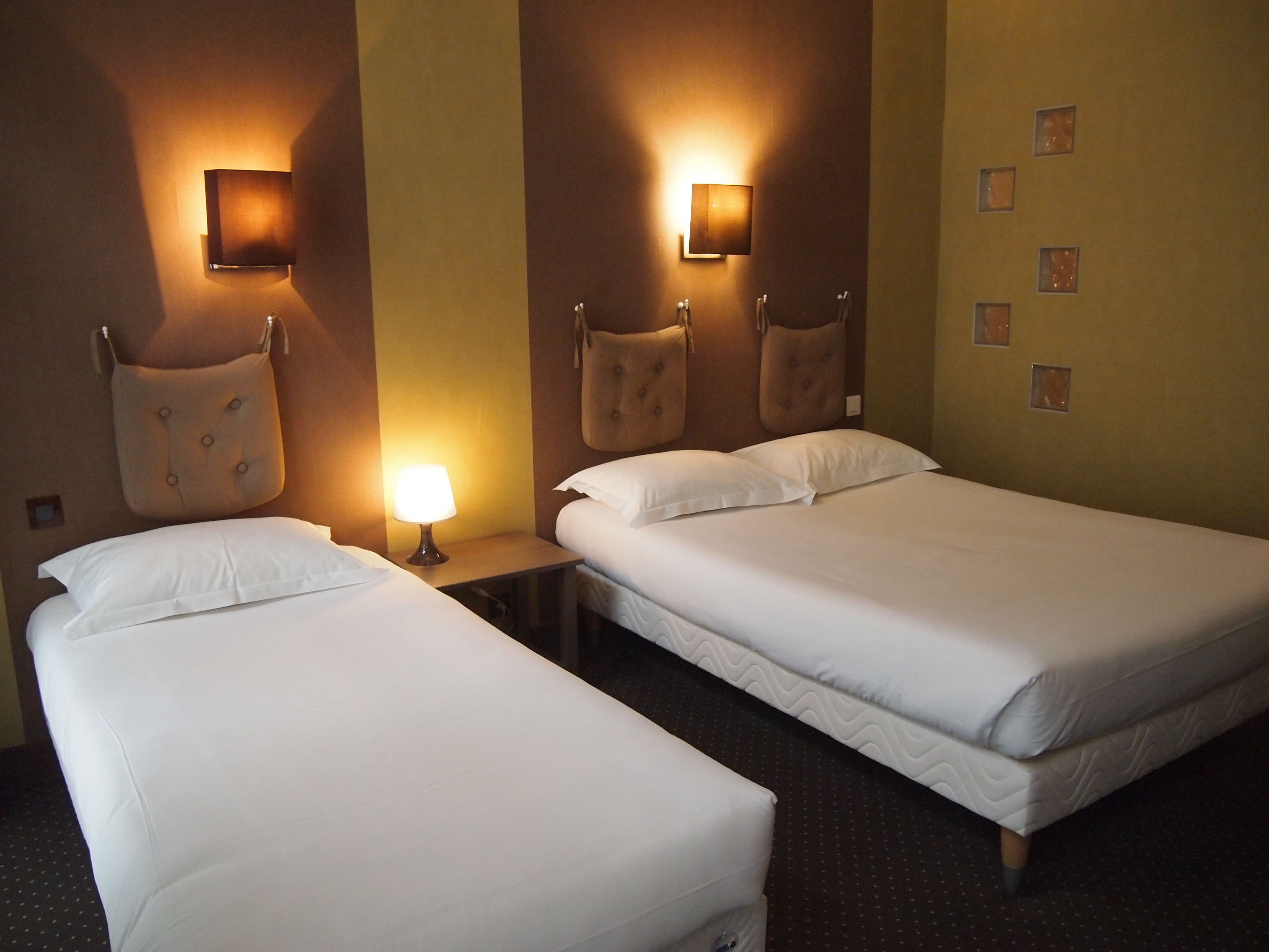 triple room | in-room safe, desk, iron/ironing board, free wifi