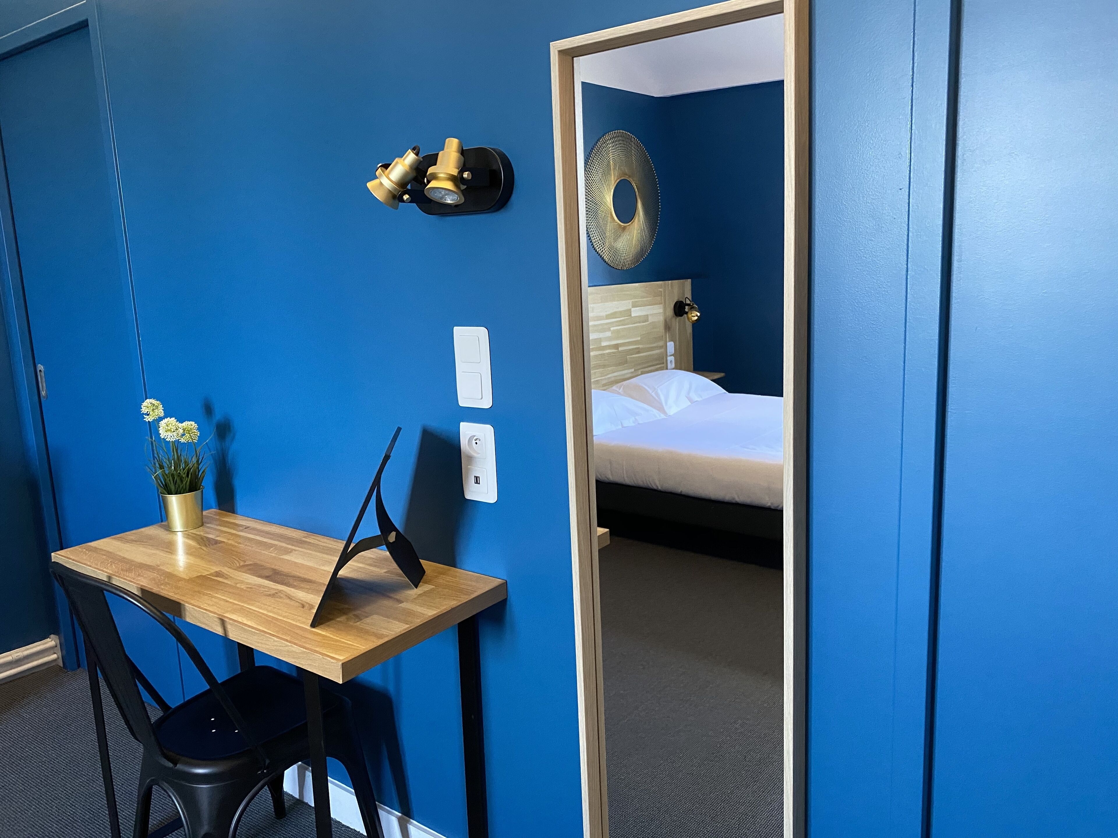 comfort double room | in-room safe, desk, iron/ironing board, free wifi