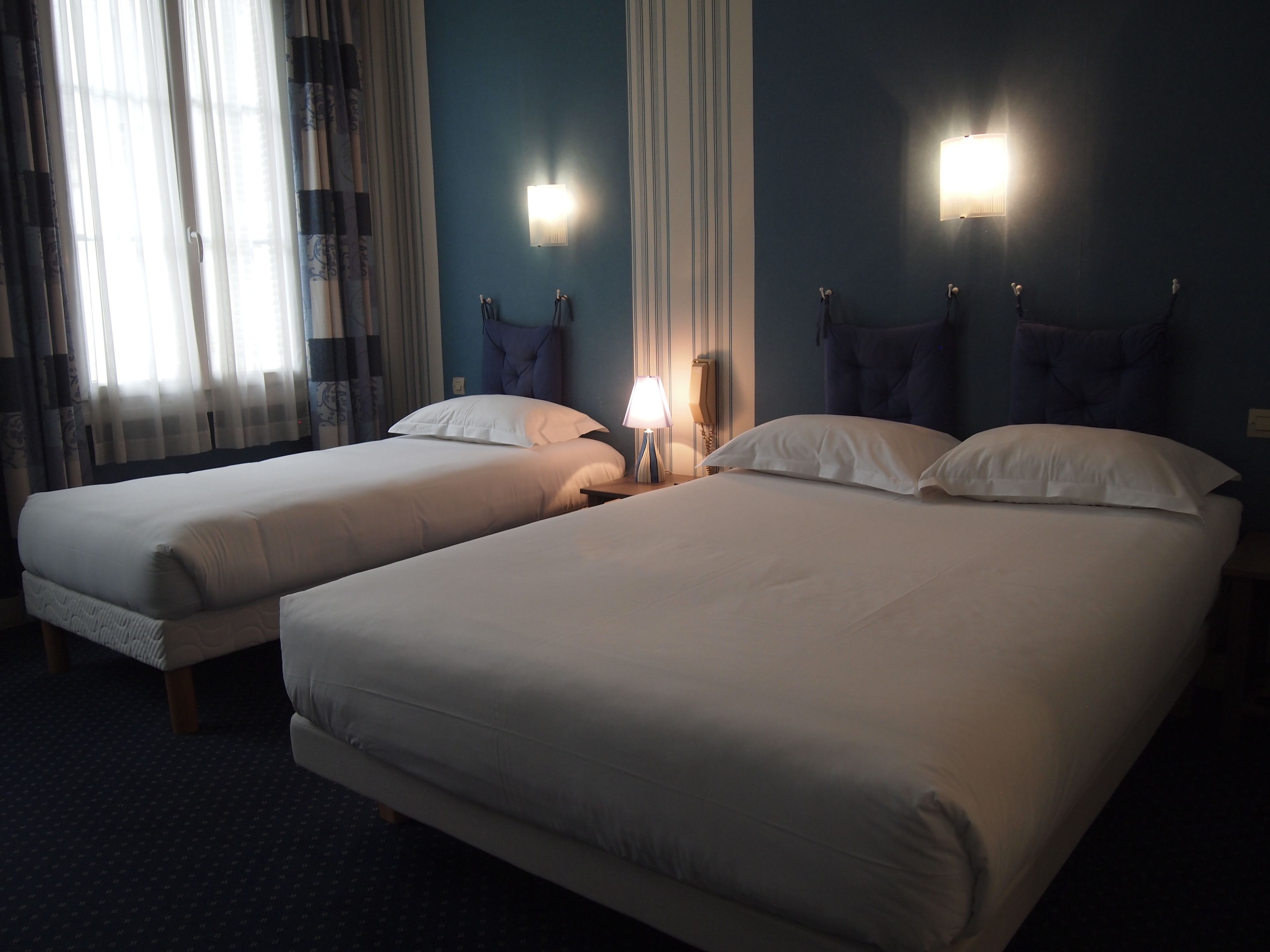 triple room | in-room safe, desk, iron/ironing board, free wifi