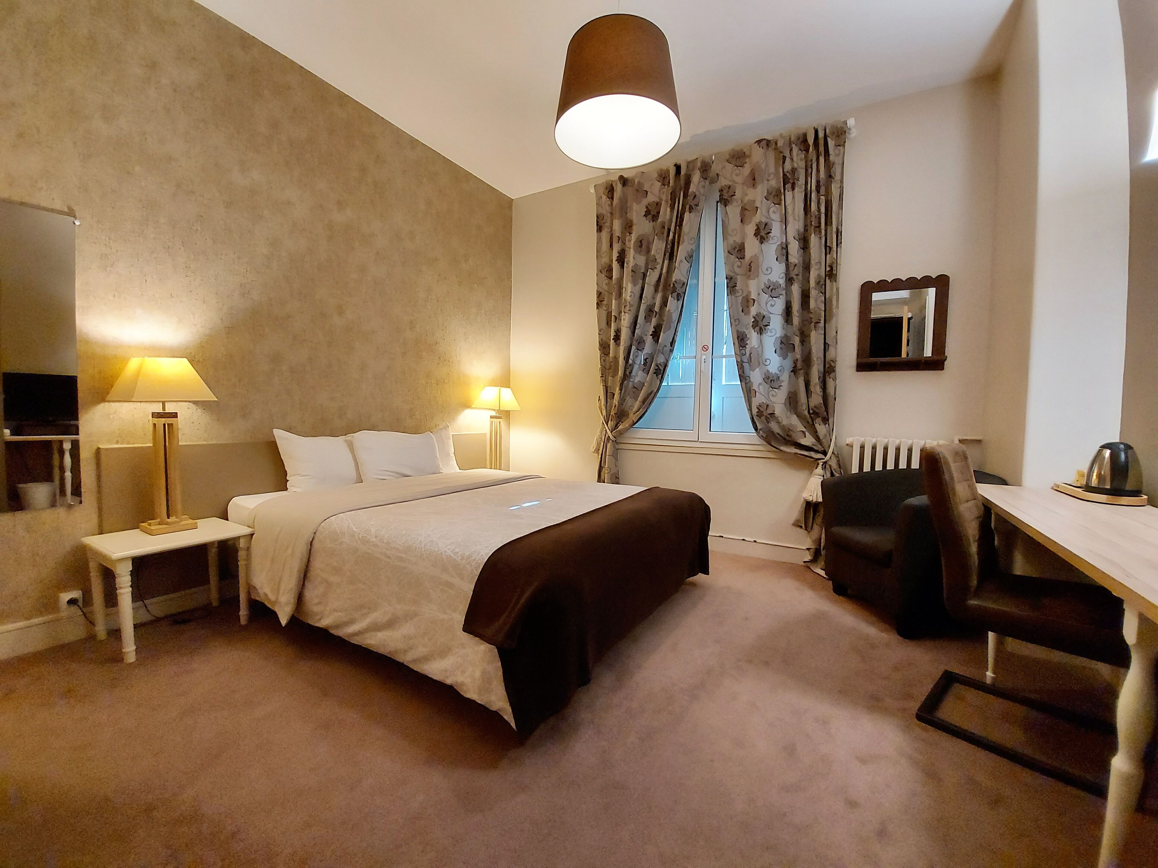 Superior Double Room | Individually decorated, desk, soundproofing, iron/ironing board