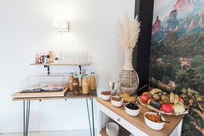 Tägliches Frühstücksbuffet gegen Gebühr