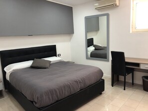 Superior Double Room | Premium bedding, down comforters, memory foam beds, in-room safe - Hotel Nettuno (Naples)