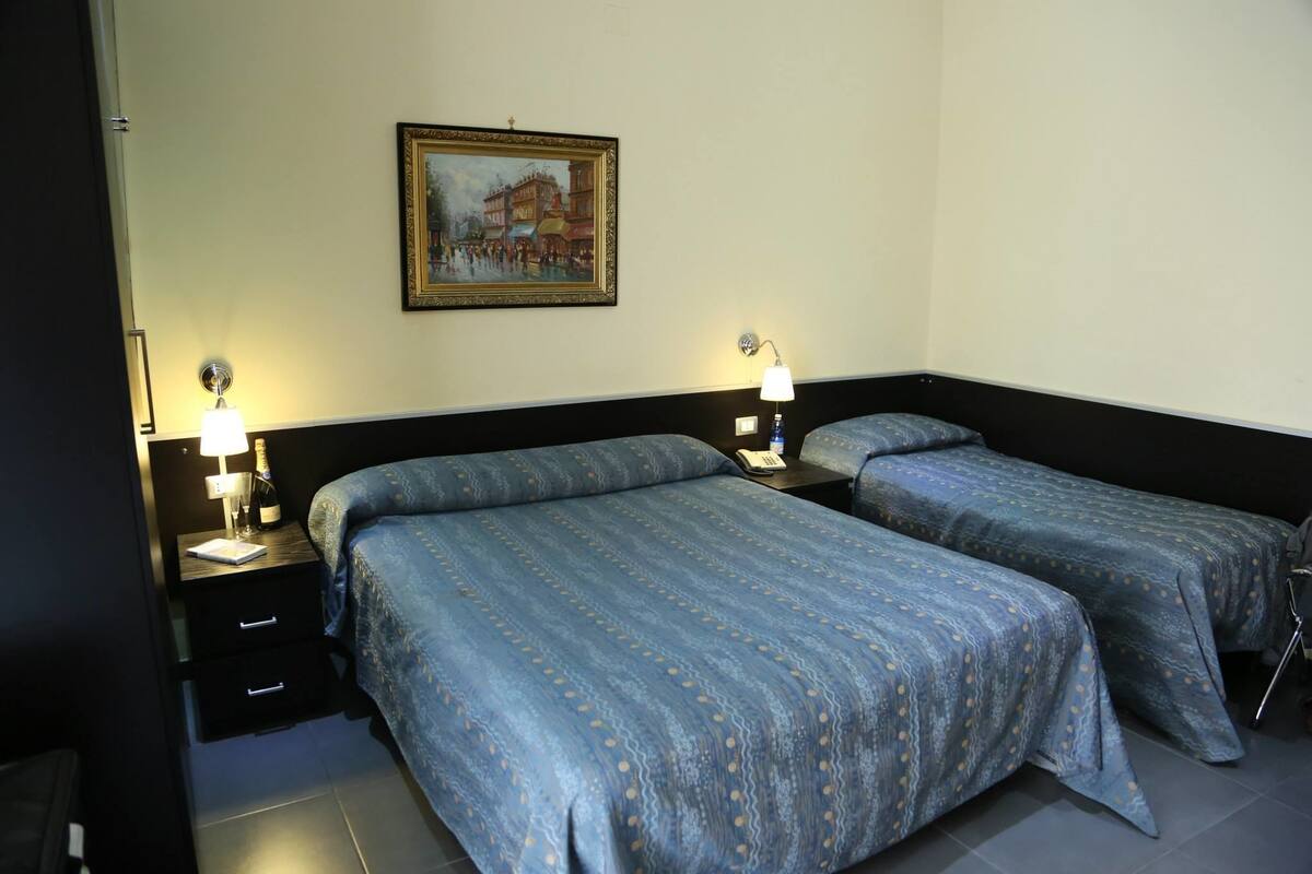 Seprai premium, selimut bulu angsa, busa memori, dan brankas