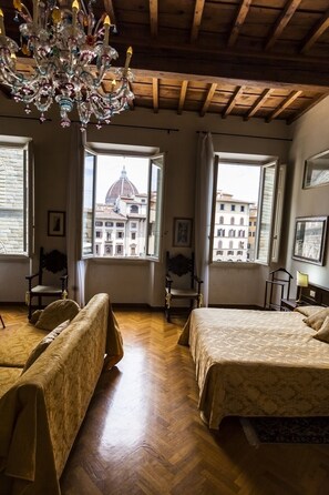Romantic Suite, Ensuite, City View
