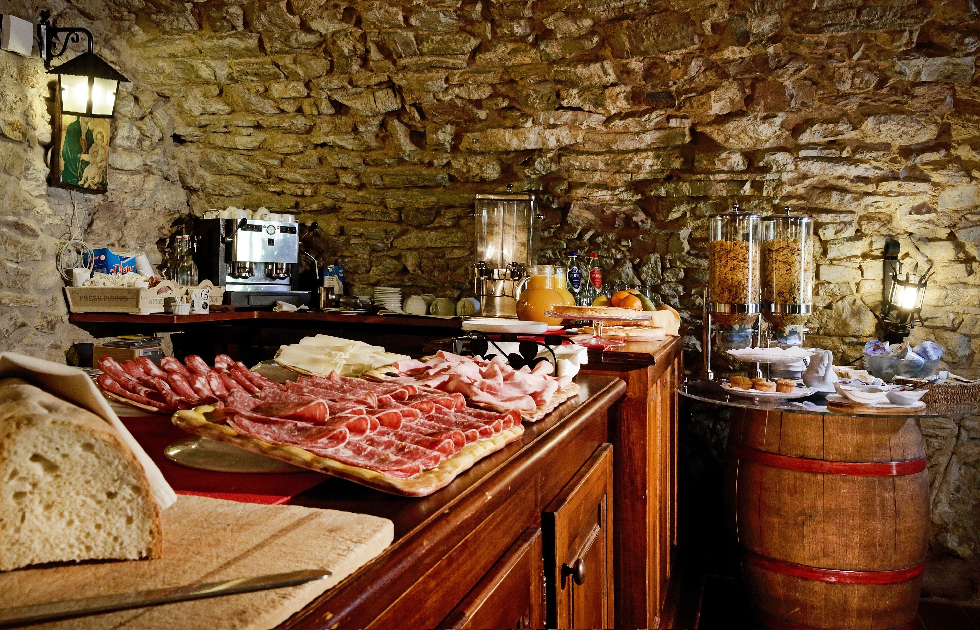 Esmorzar diari d'estil bufet (15 EUR per persona) 