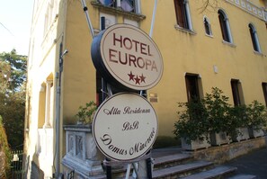 Front of property - Hotel Europa (Perugia)