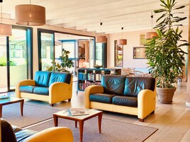 Sala de estar en el lobby