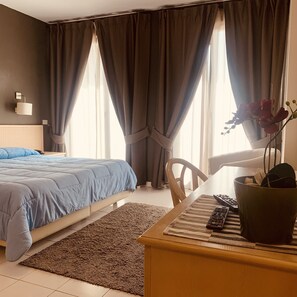 Deluxe Double Room, Private Bathroom, Poolside | Down comforters, minibar, in-room safe, desk - Hotel River Park (Ameglia)