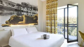 Zimmersafe, Schreibtisch, BĂŒgeleisen/BĂŒgelbrett, kostenloses WLAN