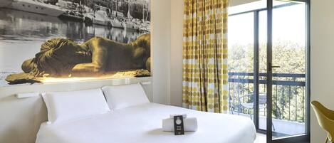 In-room safe, desk, iron/ironing board, free WiFi