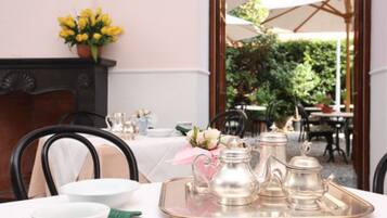 Bar (in der Unterkunft)