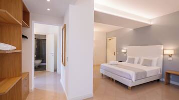 Comfort Quadruple Room | Frette Italian sheets, premium bedding, in-room safe, desk