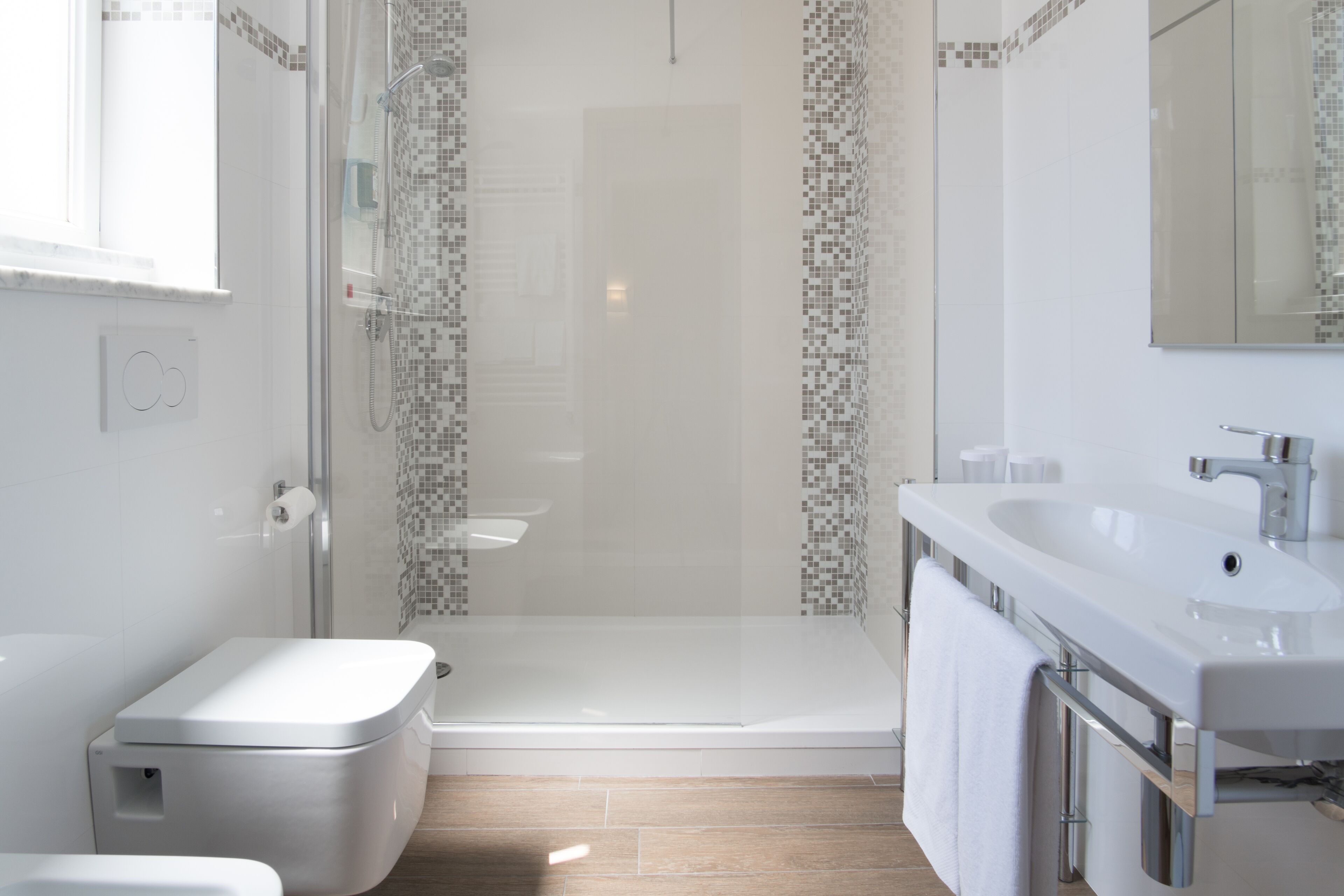 shower, rainfall showerhead, free toiletries, hair dryer