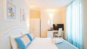 Superior Room, 1 Bedroom, Balcony | Frette Italian sheets, premium bedding, in-room safe, desk