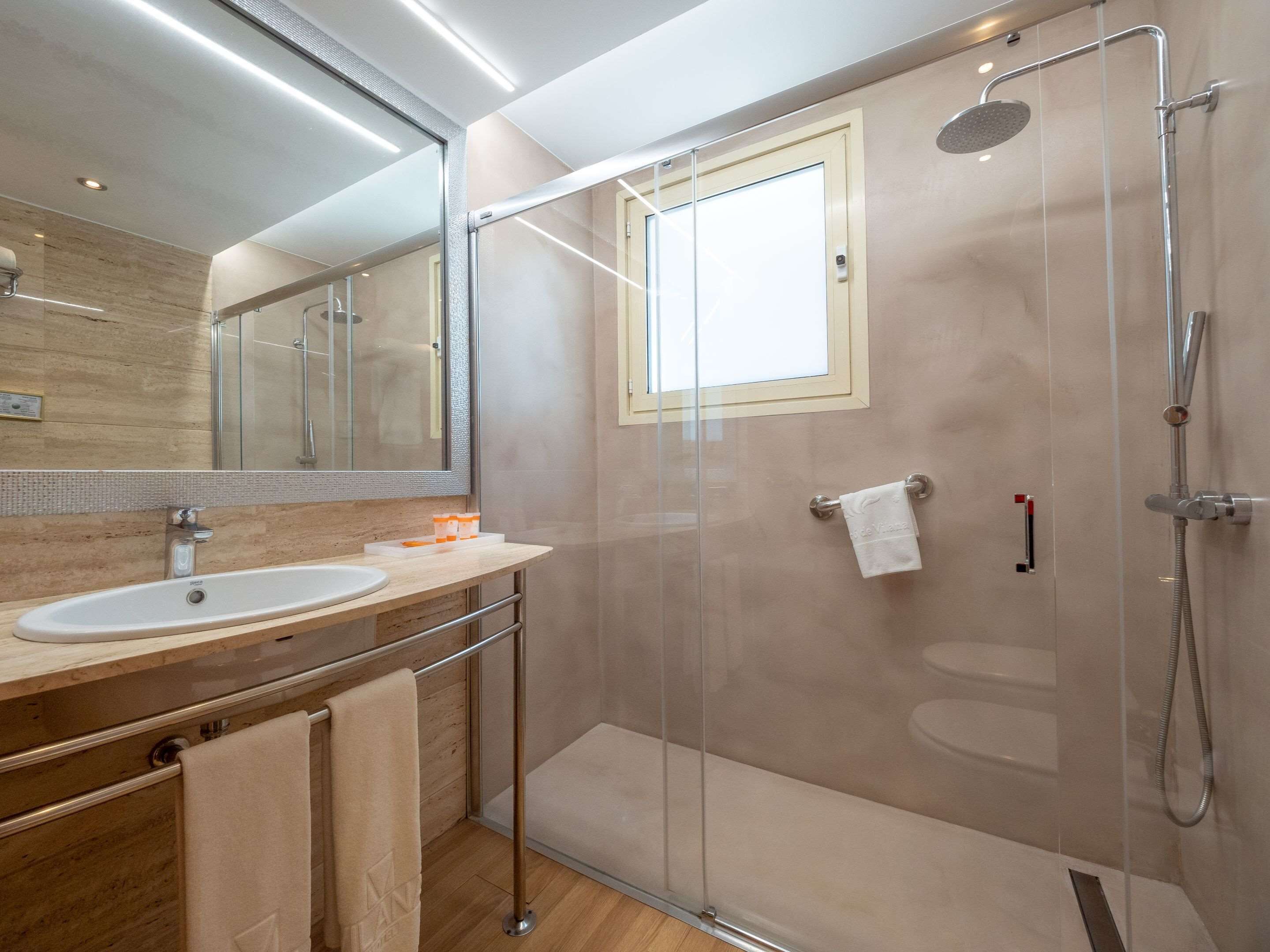 1 bedroom, minibar, in-room safe, desk