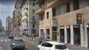 Unclassified image, 4 of 6, button - San Tomaso (Milan)
