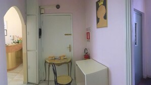 Unclassified image, 2 of 6, button - San Tomaso (Milan)