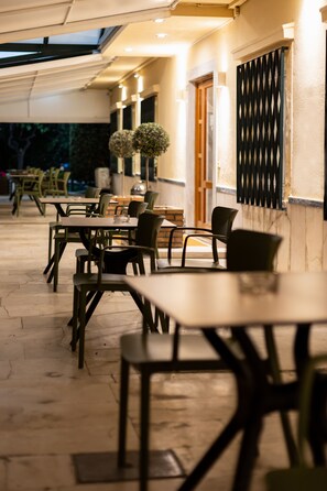 Exterior - Hotel Bretagne (Corfu)